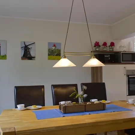 Inselblume 40 - Mit Garten In Daenschendorf