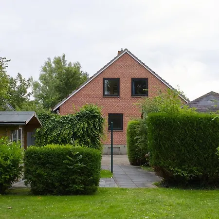 Inselblume 40 - Mit Garten In Daenschendorf *