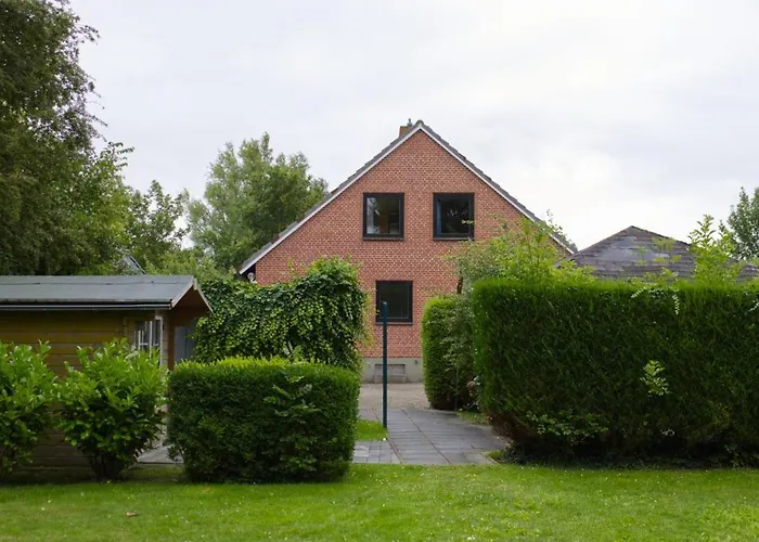 Inselblume 40 - Mit Garten In Daenschendorf *